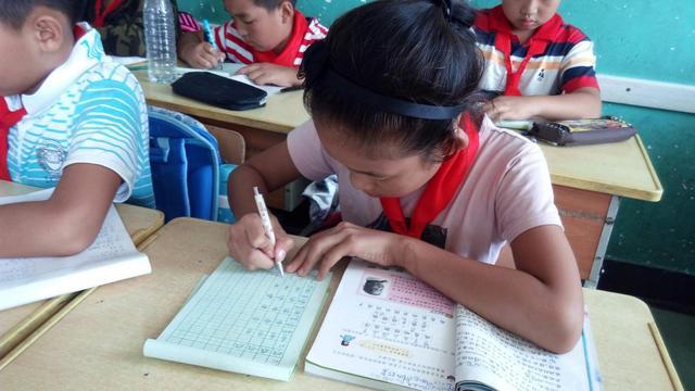 孩子作业慢怎么教育好,孩子作业太磨蹭我该怎么办