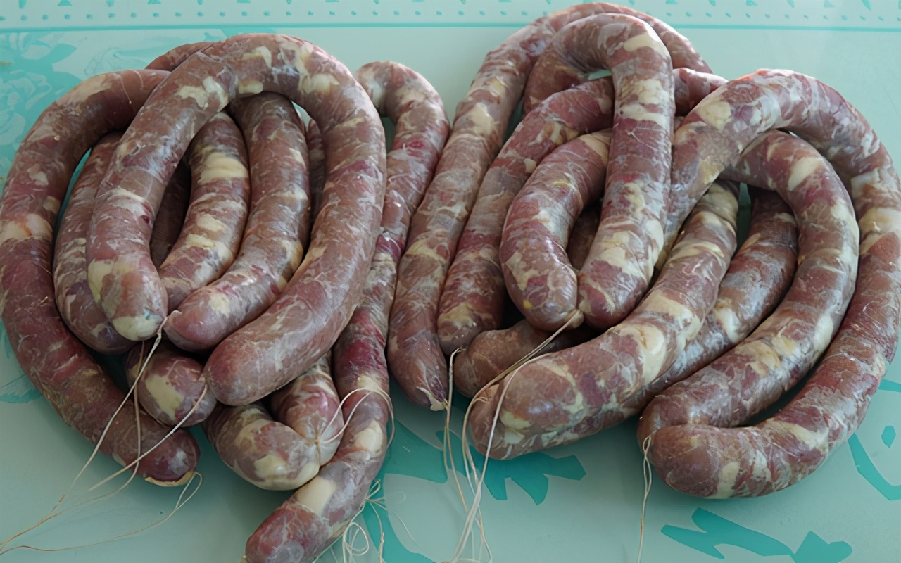 正宗年味腊肠的做法,快过年了做腊肠