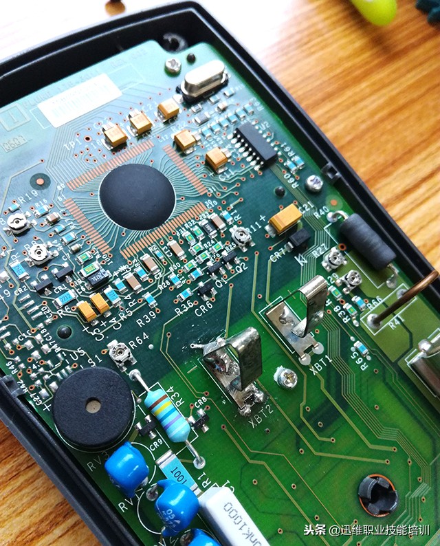 fluke万用表15b+和18b+的区别,fluke万用表和国产的对比