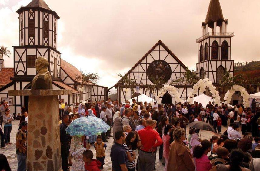 《与古巴共舞》阿尔玛·基杰尔摩普里耶多著，看到了生活并非偶然