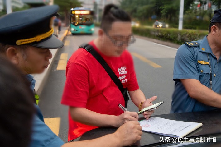*子烟电**吸吸更健康？专家称不可信，呼吁出台政策规范