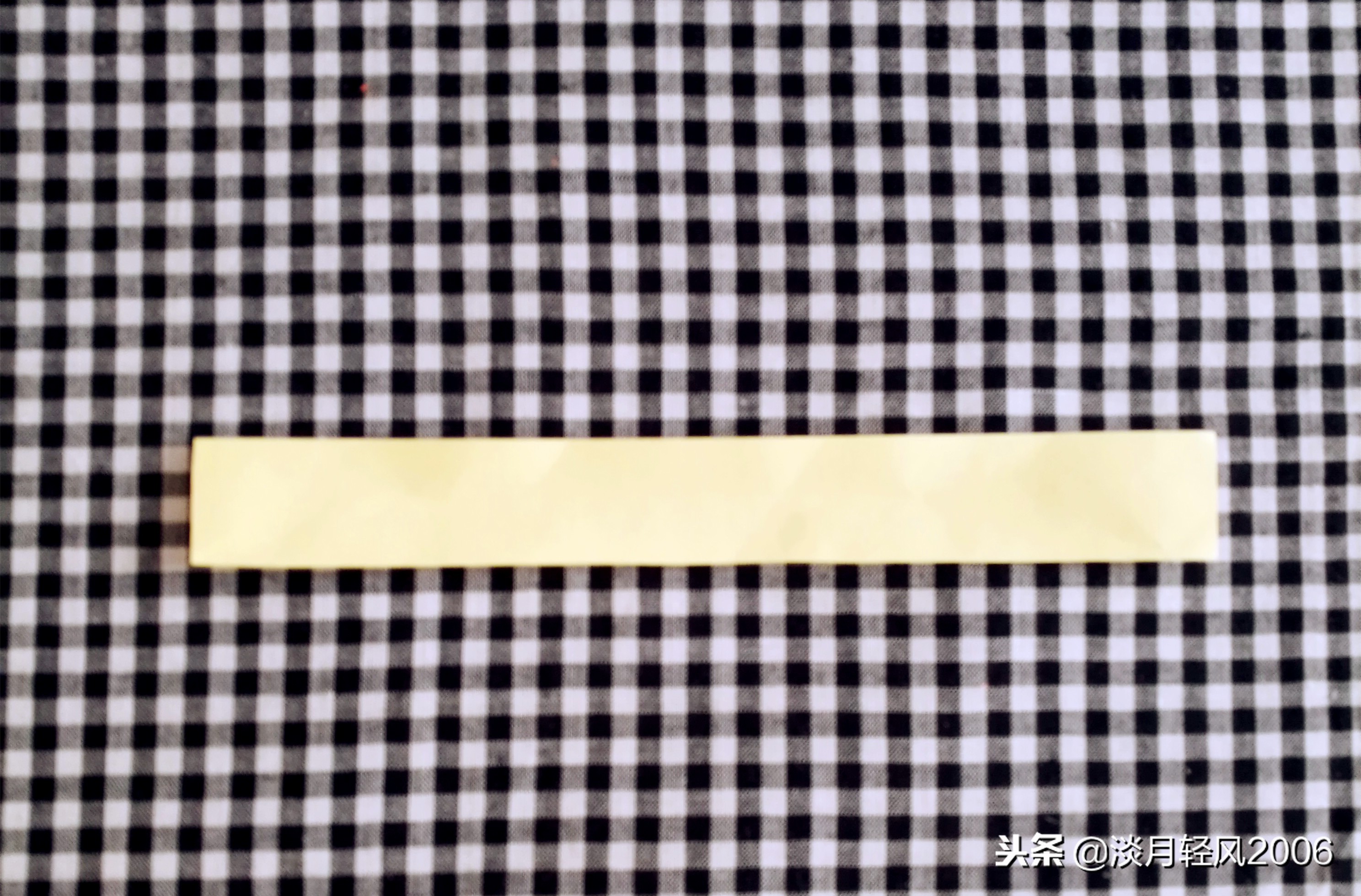 卡纸手工制作小花,用卡纸和棒棒糖做小花送给孩子