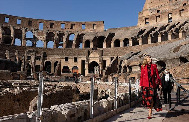 英国第一夫人成G20时尚黑马！穿500块的Zara上衣，印花裙是租来的