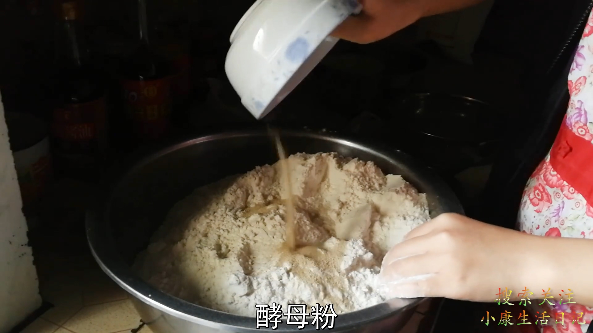 蒸发面包子塌锅的原因,发面包子塌底怎么回事