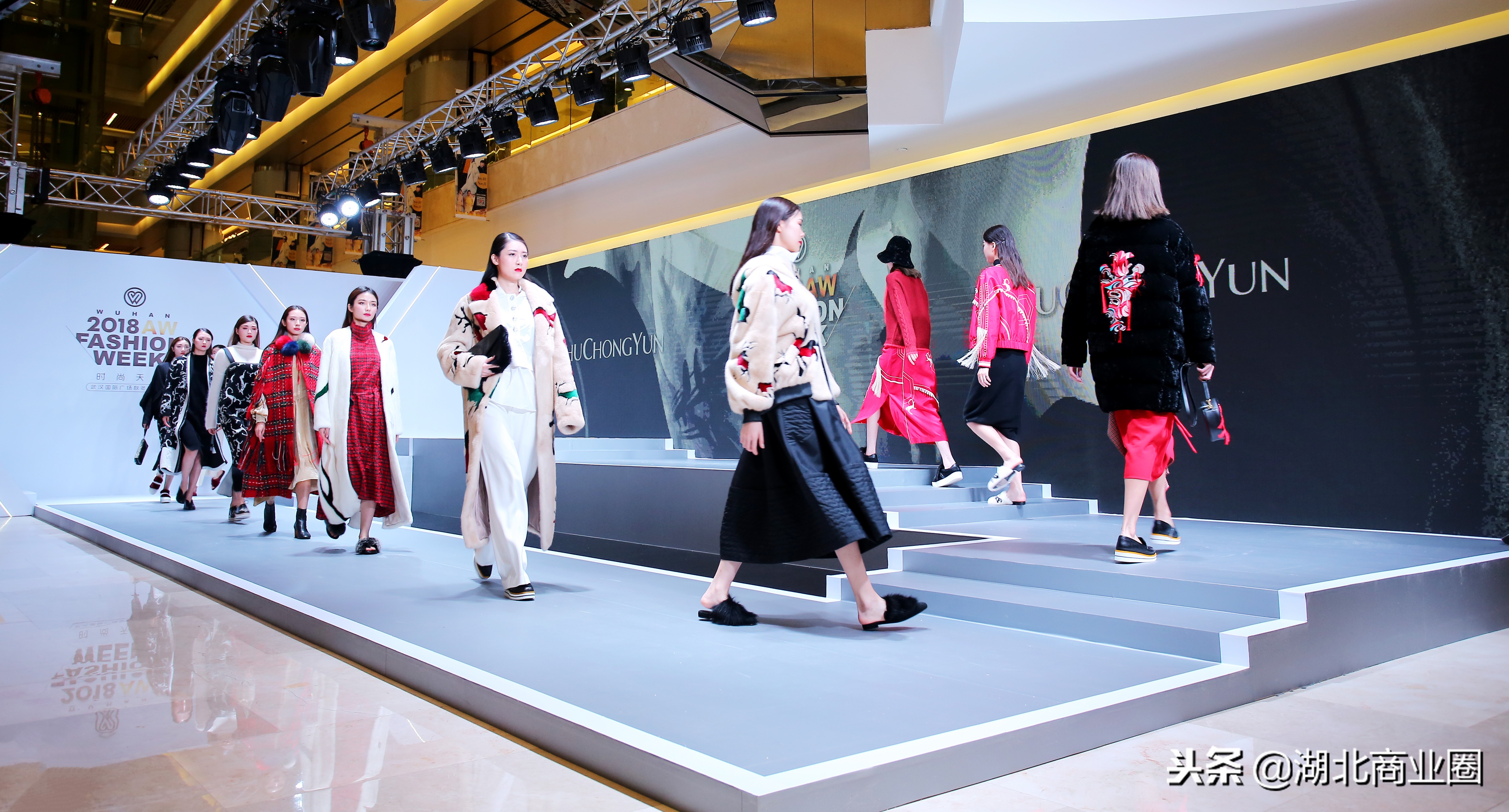 2015武汉国际时装周完美收官,武汉时装周闭幕传统服饰