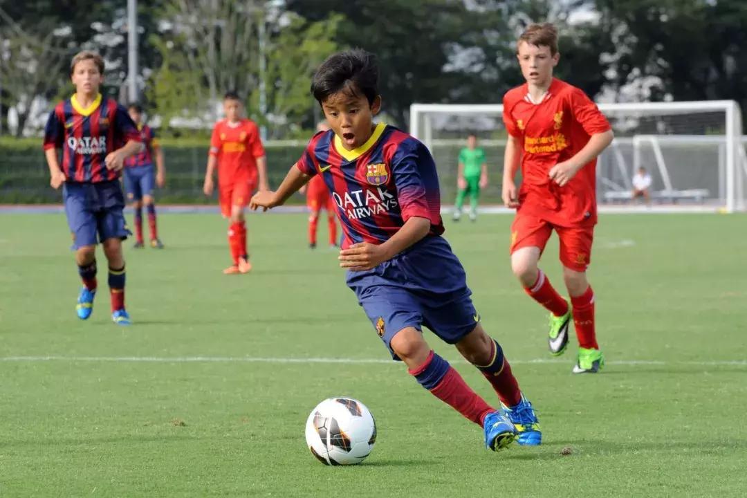 久保建英连过皇马三人,西甲年少成名的拉玛西亚青训代表