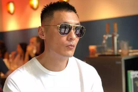 男发两侧不露头皮修剪技巧,男生发质细软塌适合怎么剪