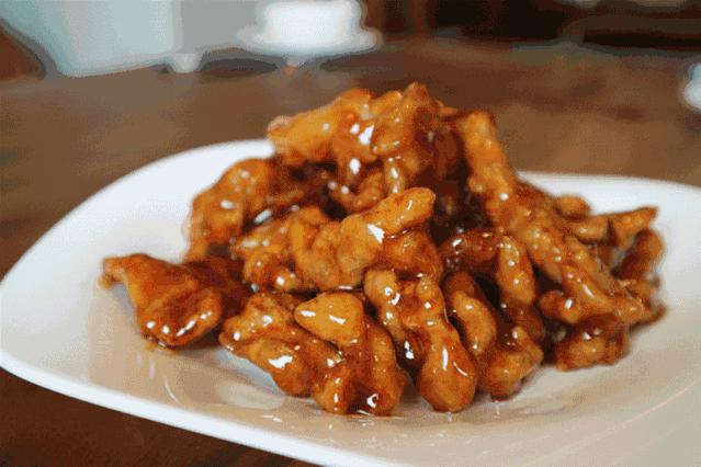 炸了很多次的油不要了怎么处理,炸过东西的油该如何二次利用