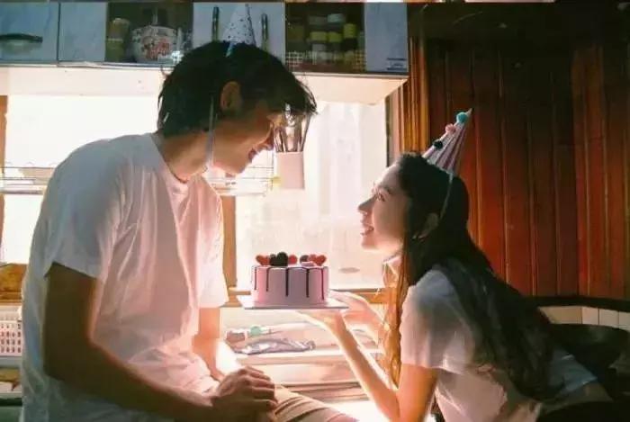 男生与女生怎么聊天才是最佳,男生怎么和女生聊天十个技巧