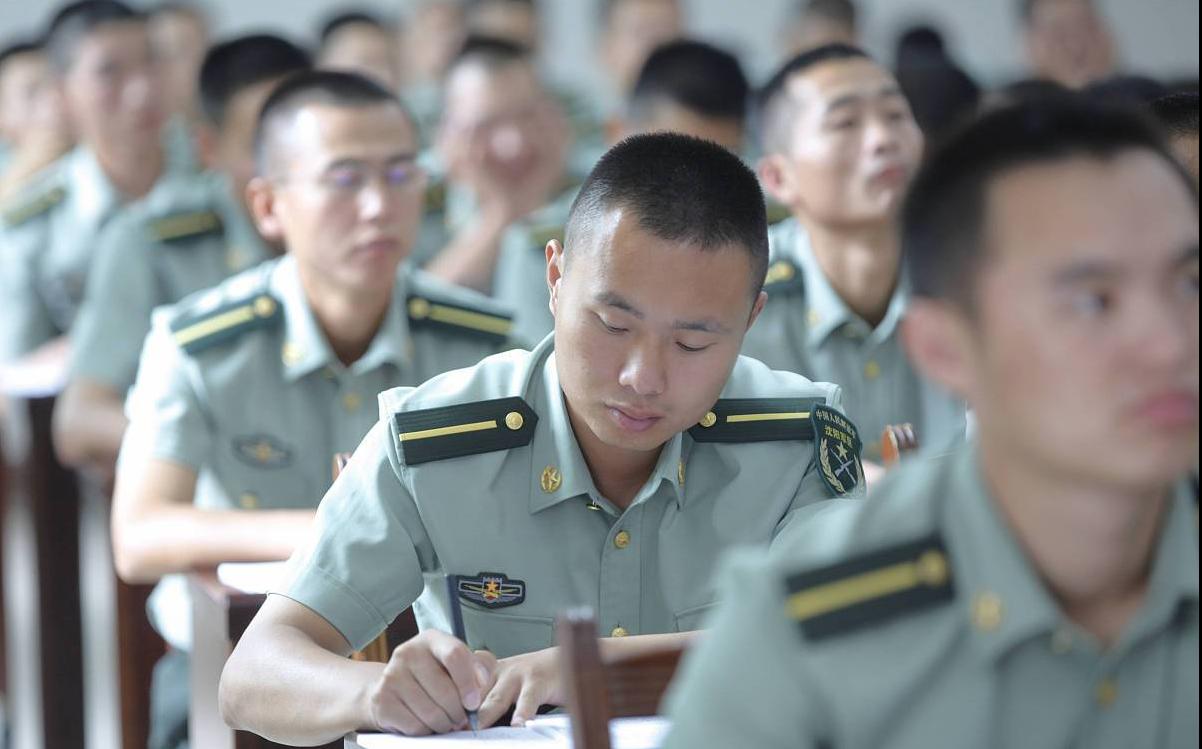 大专毕业生当兵好不好转士官,专科毕业生当兵转军士有条件吗