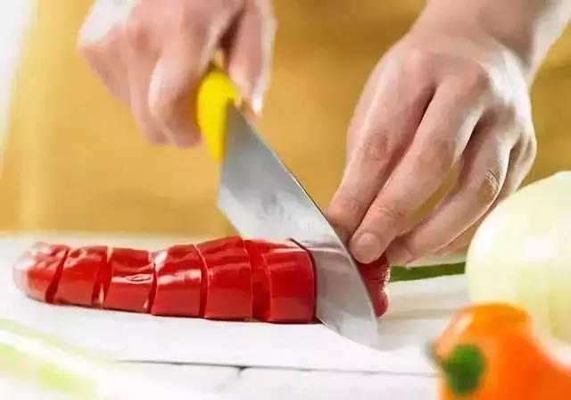 辣椒辣着手太痛了用什么洗,辣椒辣着手了用什么方法治