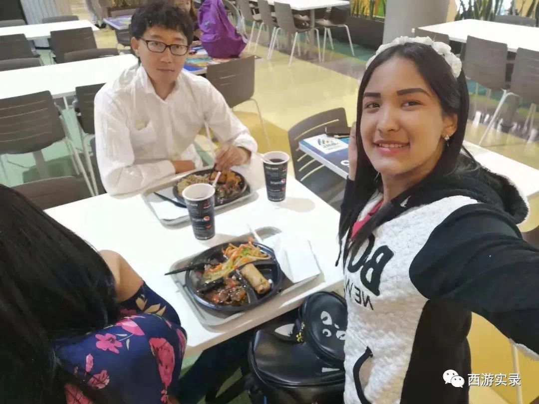 三进三出哥伦比亚送鲜花求爱，沪C穿越五大洲、第一次在南美相亲