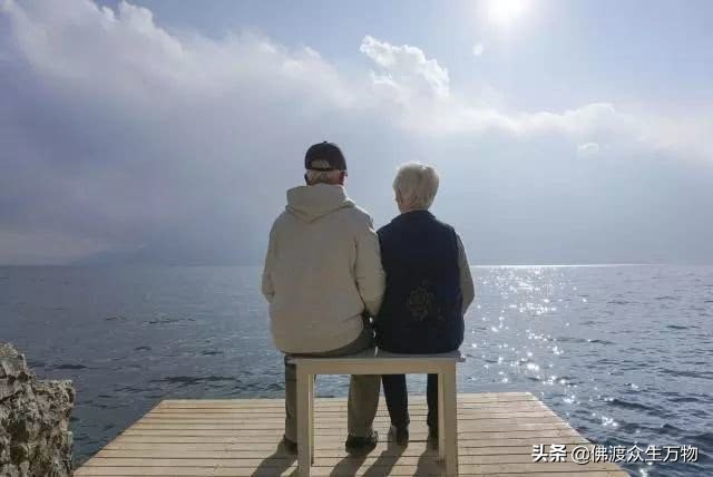 孝顺父母福德大到不可思议,佛陀孝敬父母