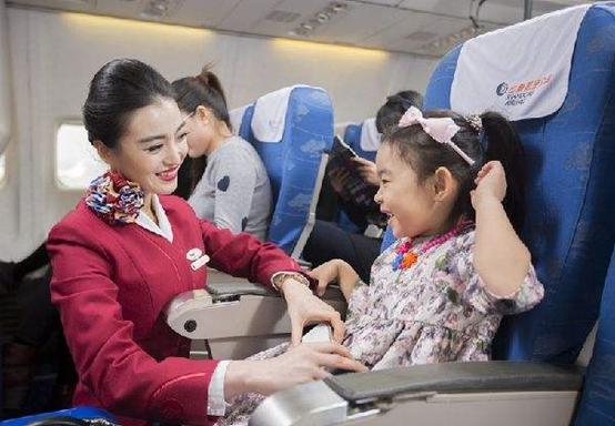 带小孩出门旅游怎么带行李,经常带娃旅游怎么选交通工具