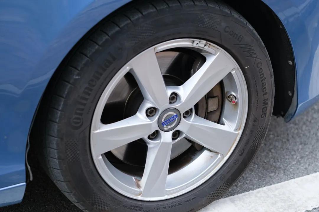 15款v40沃尔沃二手,二手沃尔沃v40多少钱