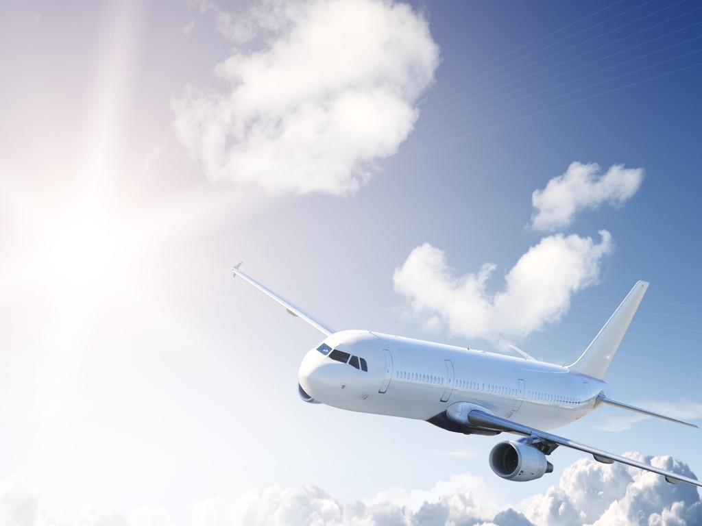 晨看*疆新**|春运火车票限售放宽至15张,丝绸之路冰雪风情节启动