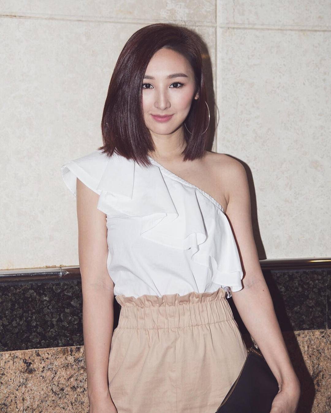 自曝清纯学生照，被网友赞是天生美女，高海宁自曝新剧演货车司机