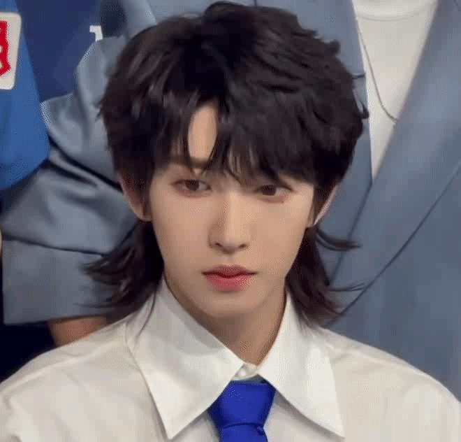 6-8岁女孩脸小剪短发什么头型好看,剪短发显脸小减龄发型