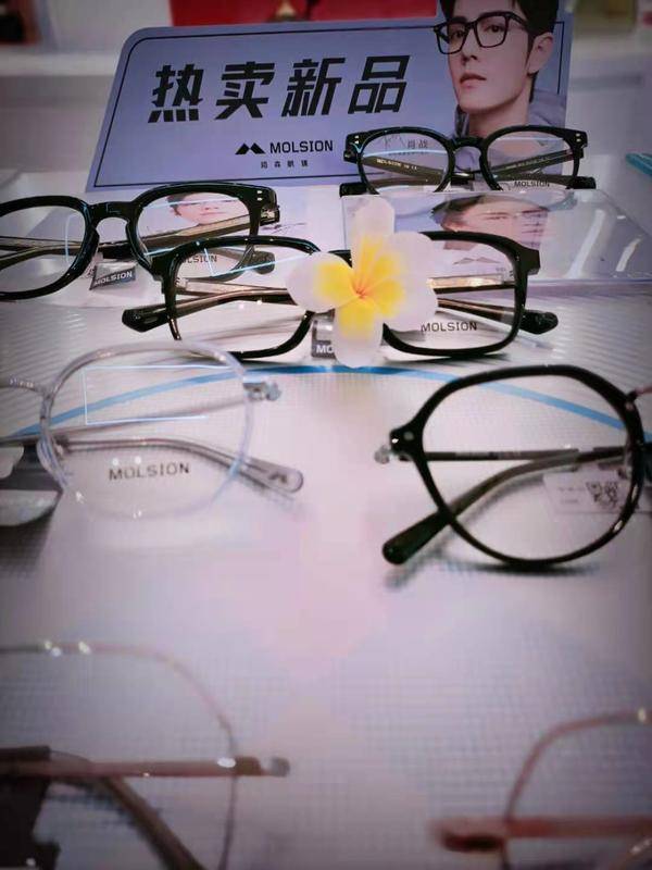 睛彩眼镜万象汇店,睛彩眼镜五象万象汇店价格