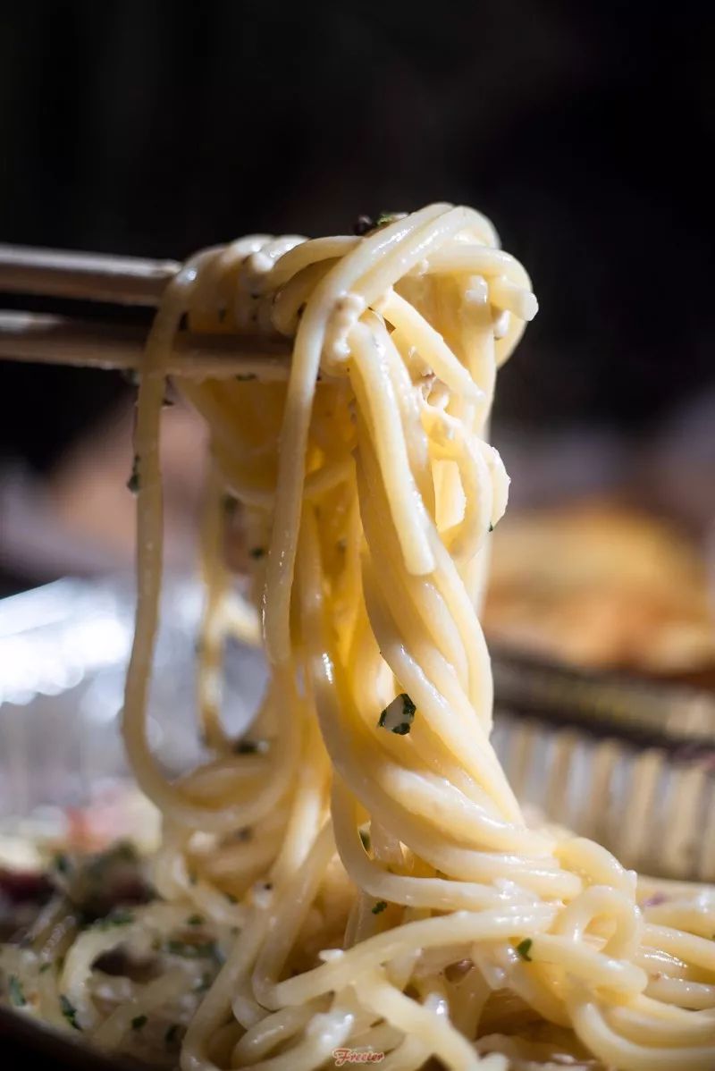 这是一家神奇Pizza小店，居然默默霸占着海口点评西餐榜TOP1