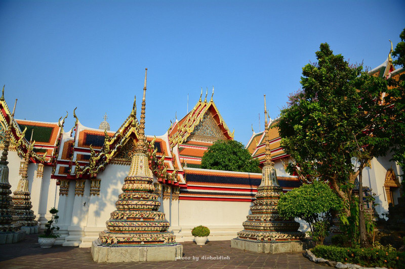 曼谷卧佛寺庙在哪里,曼谷卧佛在卧佛寺里面哪里