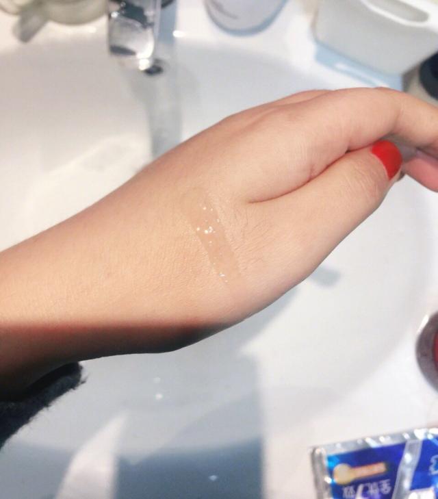 雅诗兰黛小棕瓶精华值得入手吗,雅诗兰黛小棕瓶适合干皮的护肤品