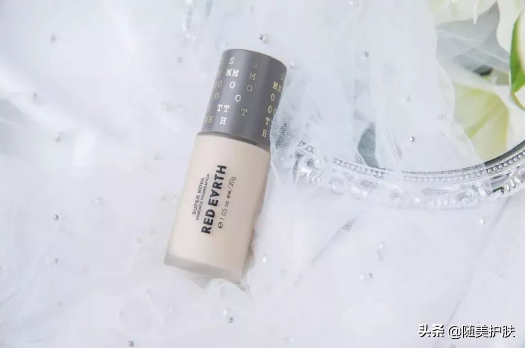 口红一哥李佳琦推荐的粉底液，妆后效果堪比整容，不愧是平价DW