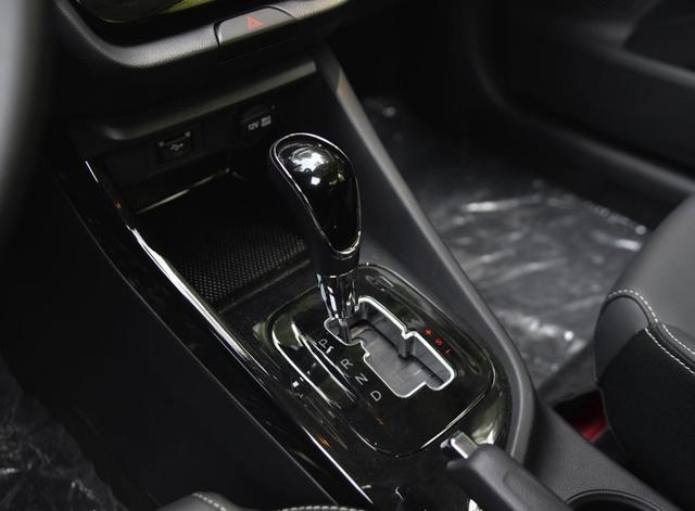 长安悦翔一年费用最低多少钱,养一辆普通车一年要多少钱