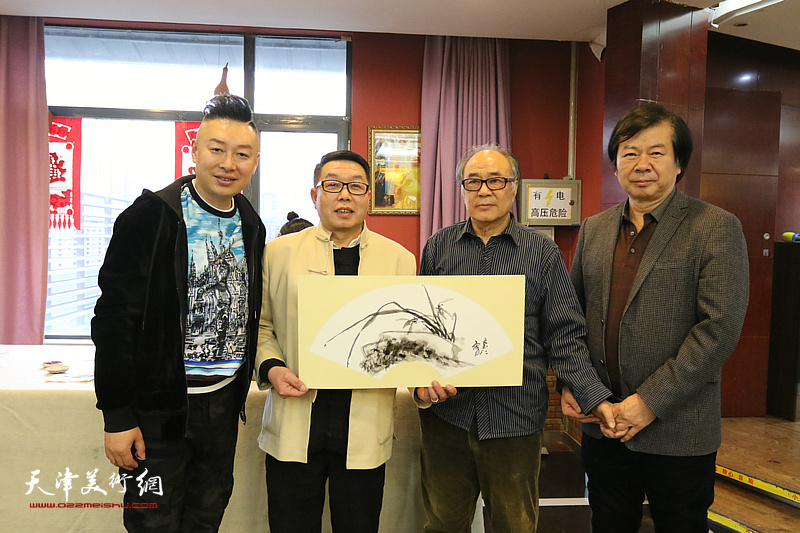 巨龙画院新春团拜活动在江泽福轩大饭店举行