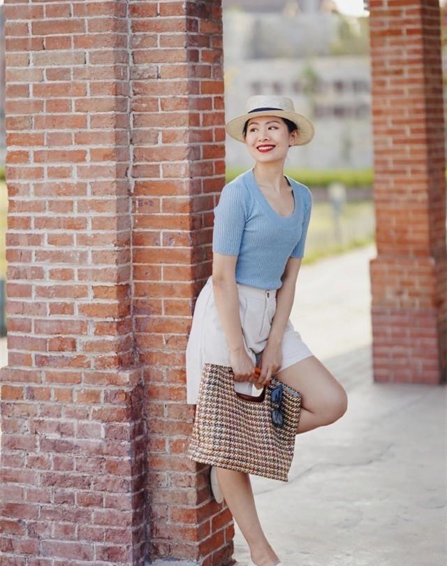 典雅蓝色搭配什么颜色好看,高贵优雅的蓝色搭配