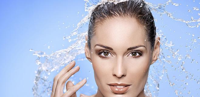 什么样的爽肤水不油腻补水效果好,什么样的爽肤水好用又清爽