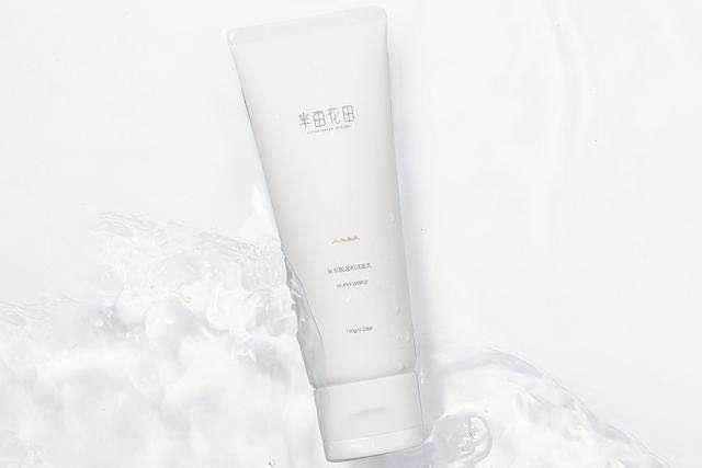 哪种平价洗面奶洗后不紧绷,哪种洗面奶最好用还平价