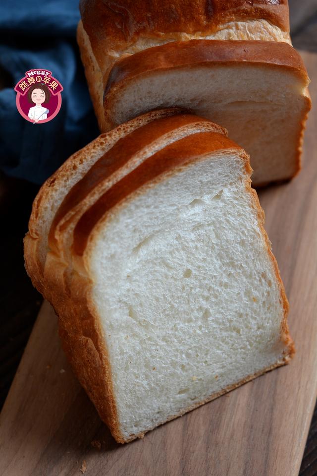 一次发酵成功的手工吐司做法,超柔软奶香吐司的家常做法