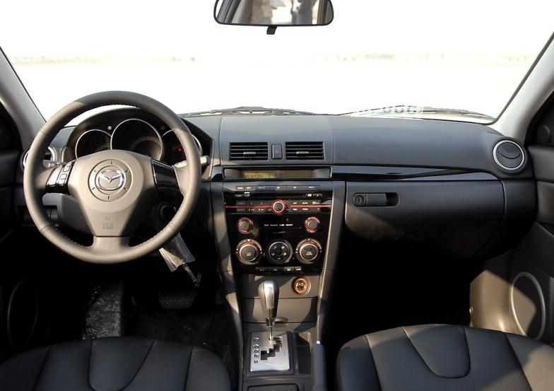 不多见的进口车品牌,老马自达3两厢2.0