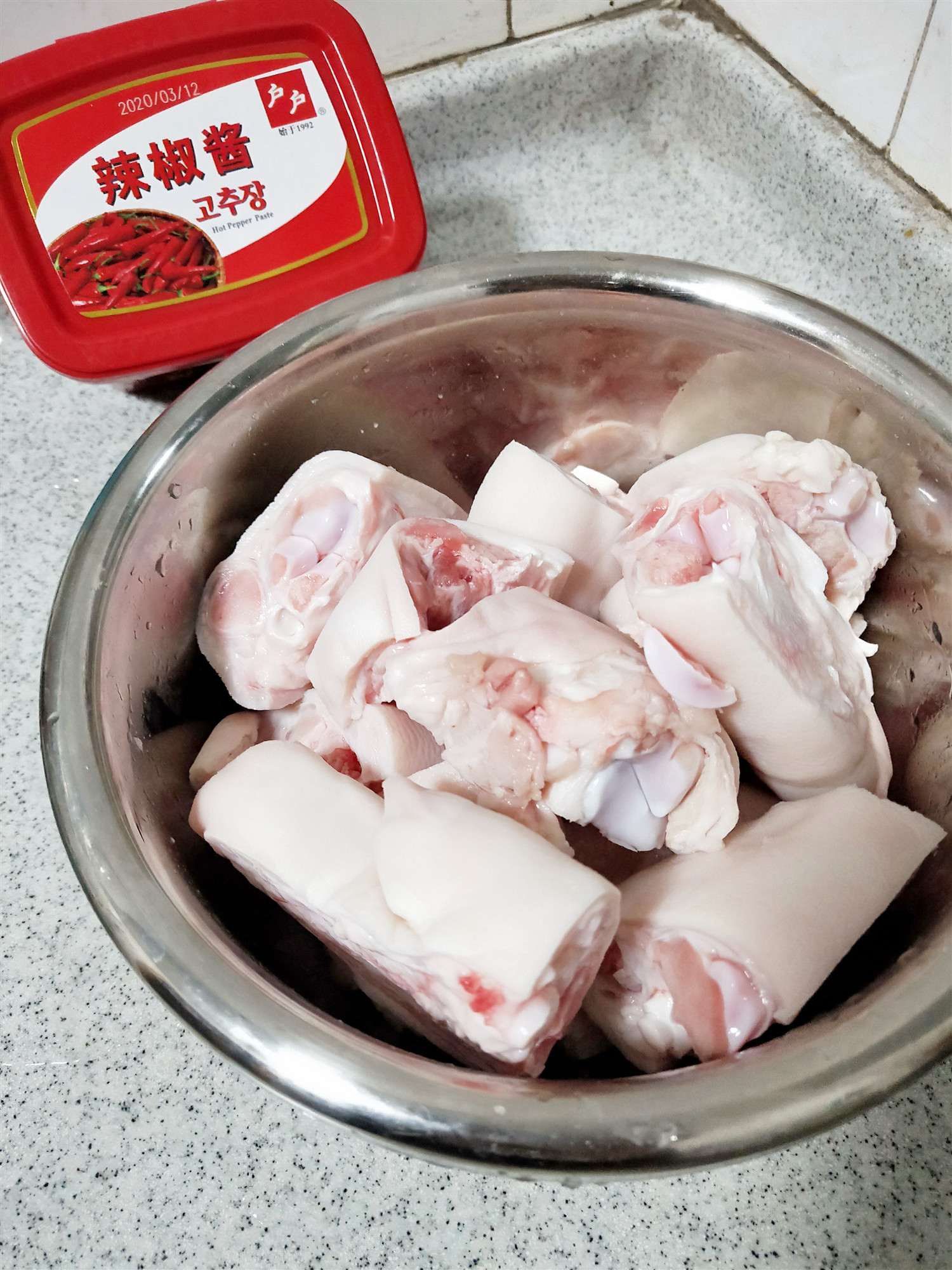 软烂不油腻的烤猪蹄你值得拥有,用4个猪蹄做正宗烤猪蹄