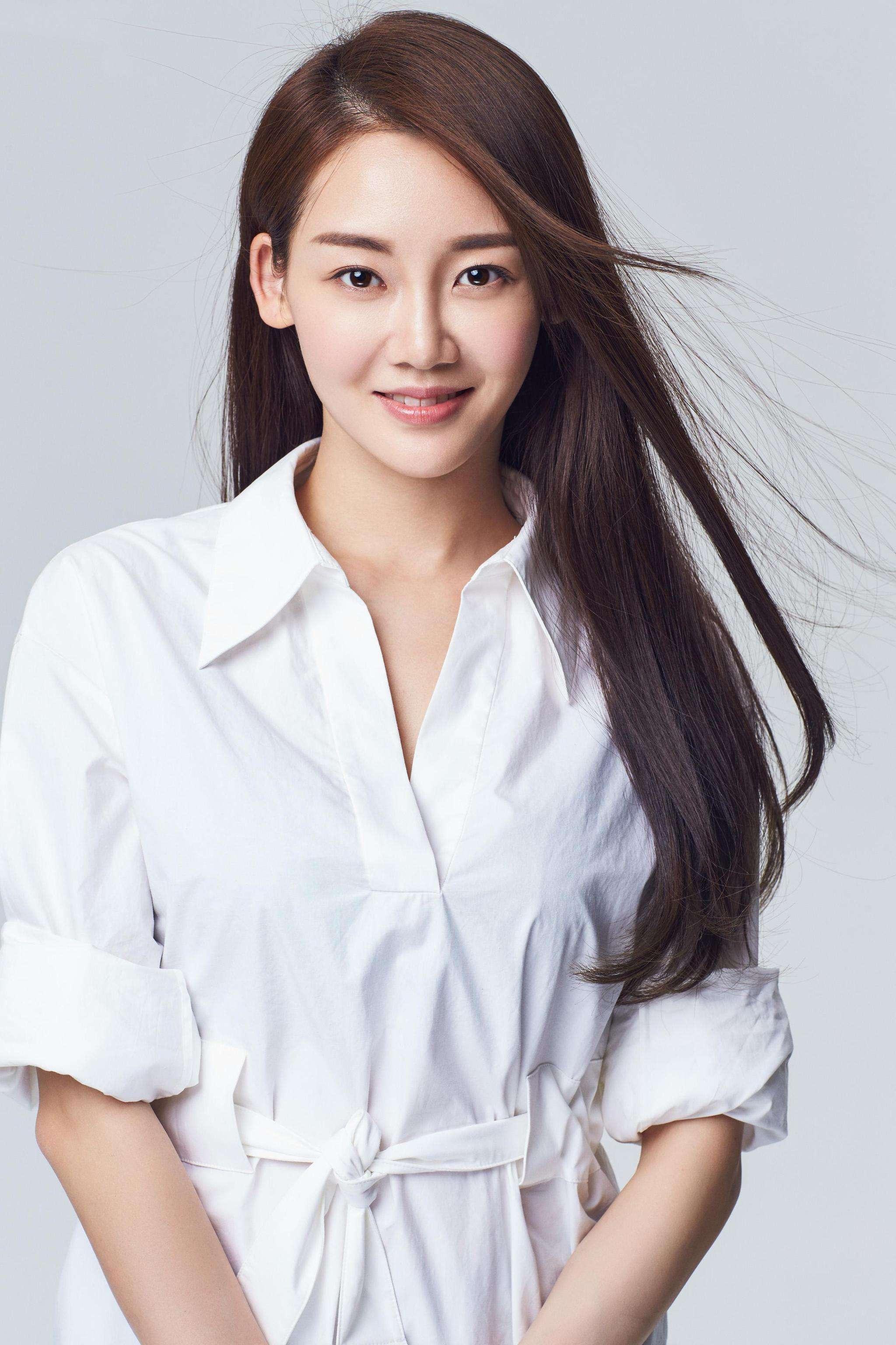 郑恺苗苗机场秀恩爱,郑恺苗苗婚后花式秀恩爱