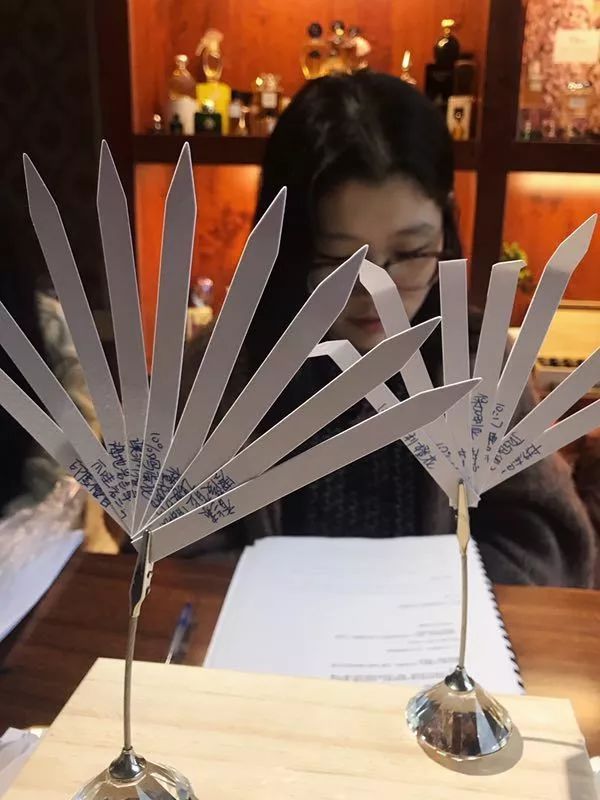 芳疗师零基础入门教程,零基础到成为瑜伽教练要多久