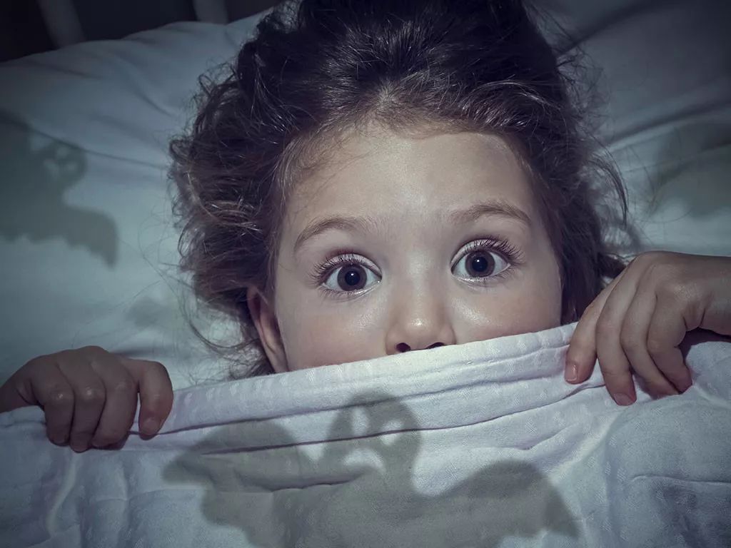 两三岁小孩晚上不睡觉,两三岁孩子不睡觉