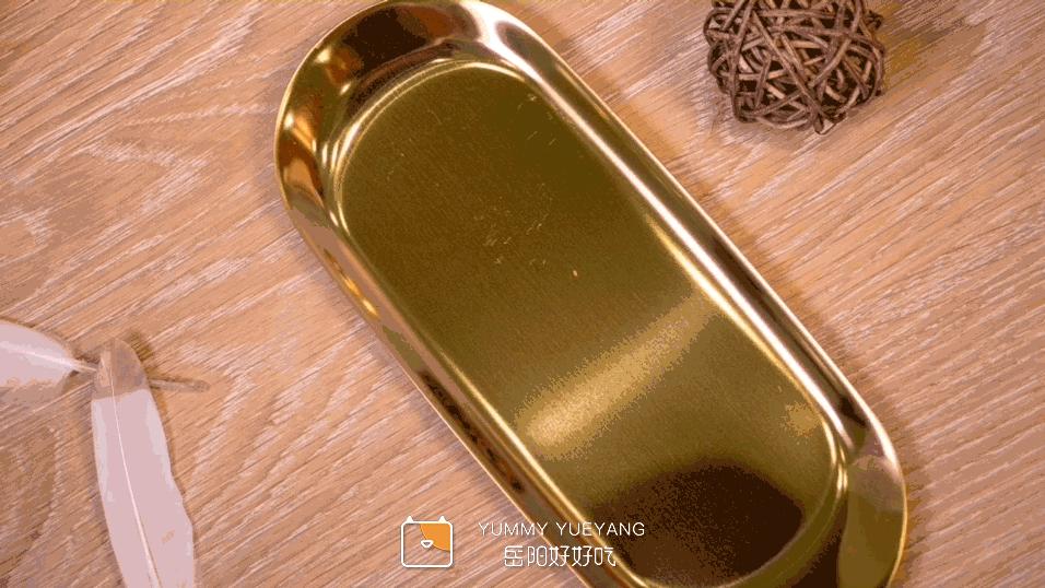 不限量的千层蛋糕全城狂送，挑战岳阳本土烘焙霸权的小苹果来啦