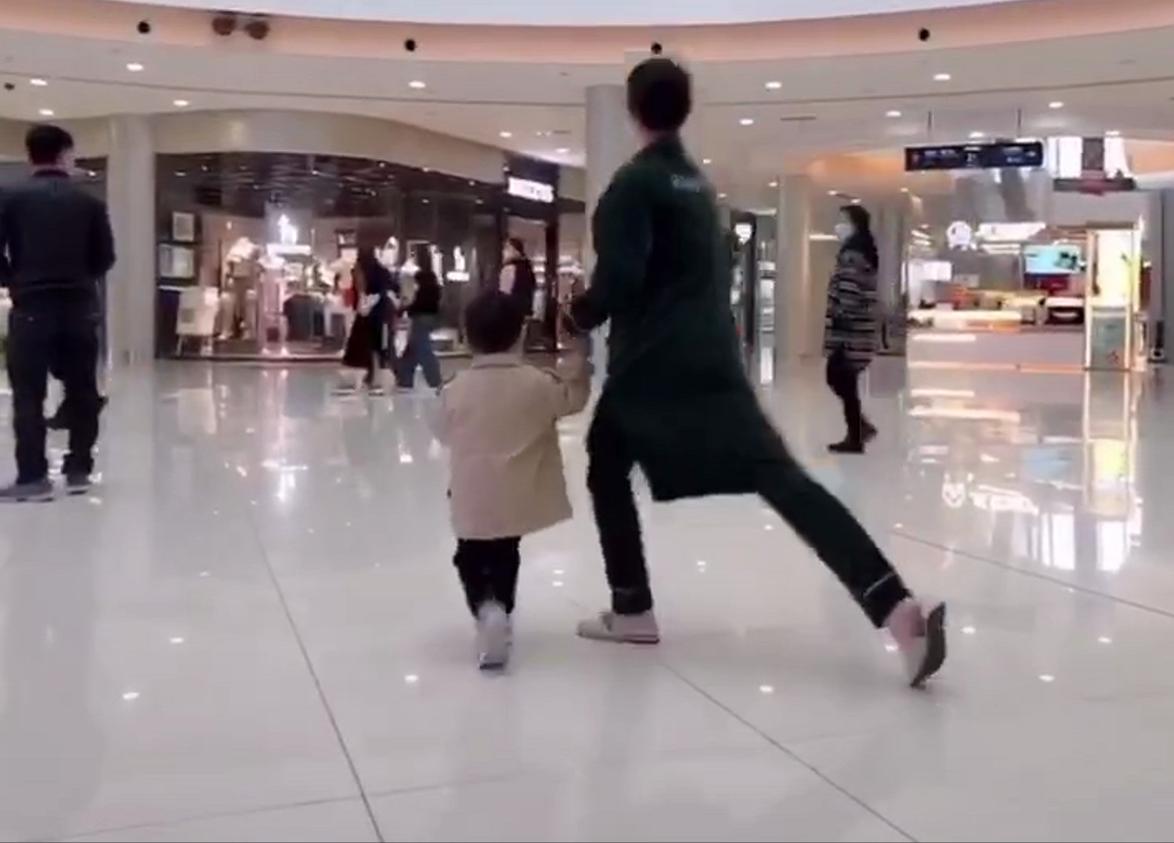 1岁宝宝要抱抱怎么办,2岁宝宝抽筋怎么解决