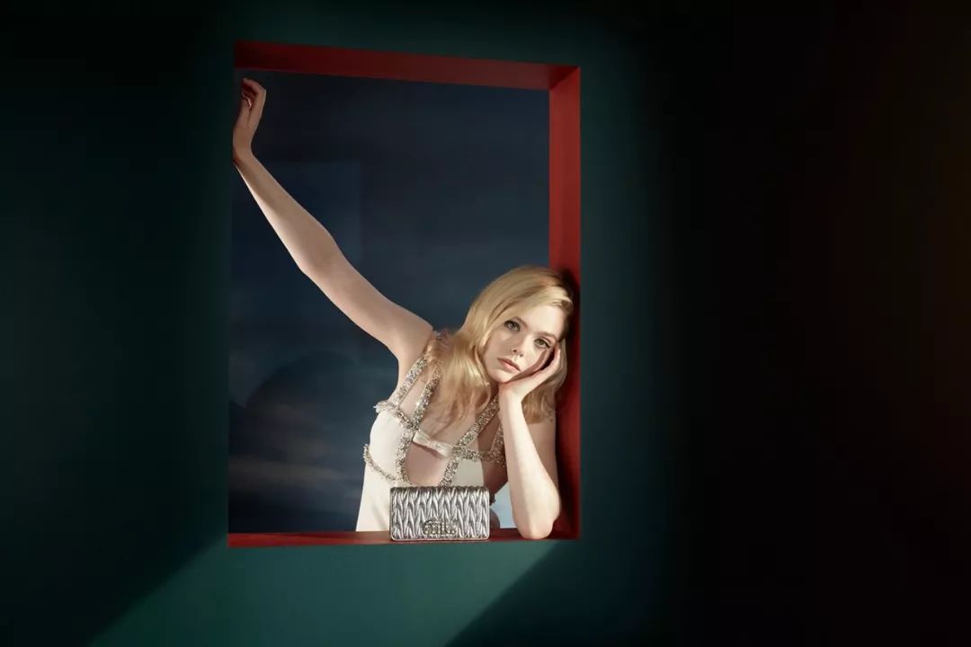 圣诞新年搞事情！Gucci豪得金光灿灿熊和狮子要抢LV吉祥物的地位