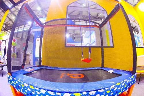 快乐童年蹦堡相伴JumpPower亮相2019CTE中国玩具展