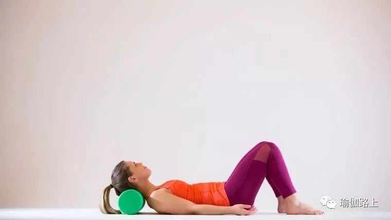 跑步拉伸防止僵硬,跑步小腿僵硬怎么拉伸