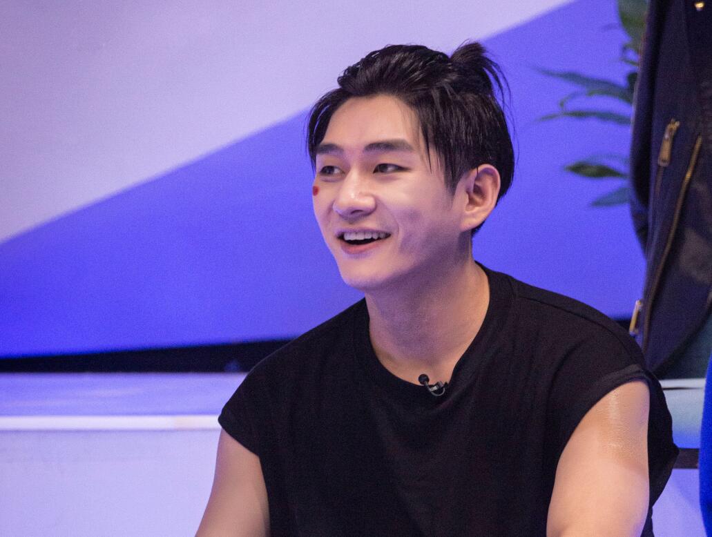 张卫健组追光吧,追光吧张卫健三个热搜