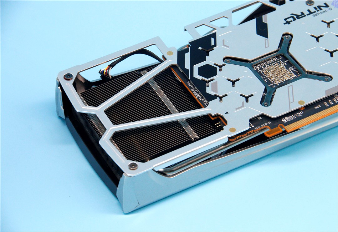 rx5500xt和rx5600xt哪个值得购买,rx5500xt是什么级别的