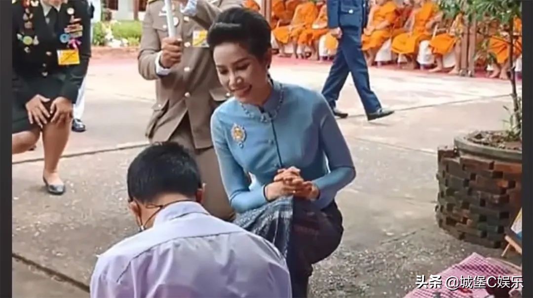 诗丽吉的蓝宝石首饰,诗丽吉蓝宝石