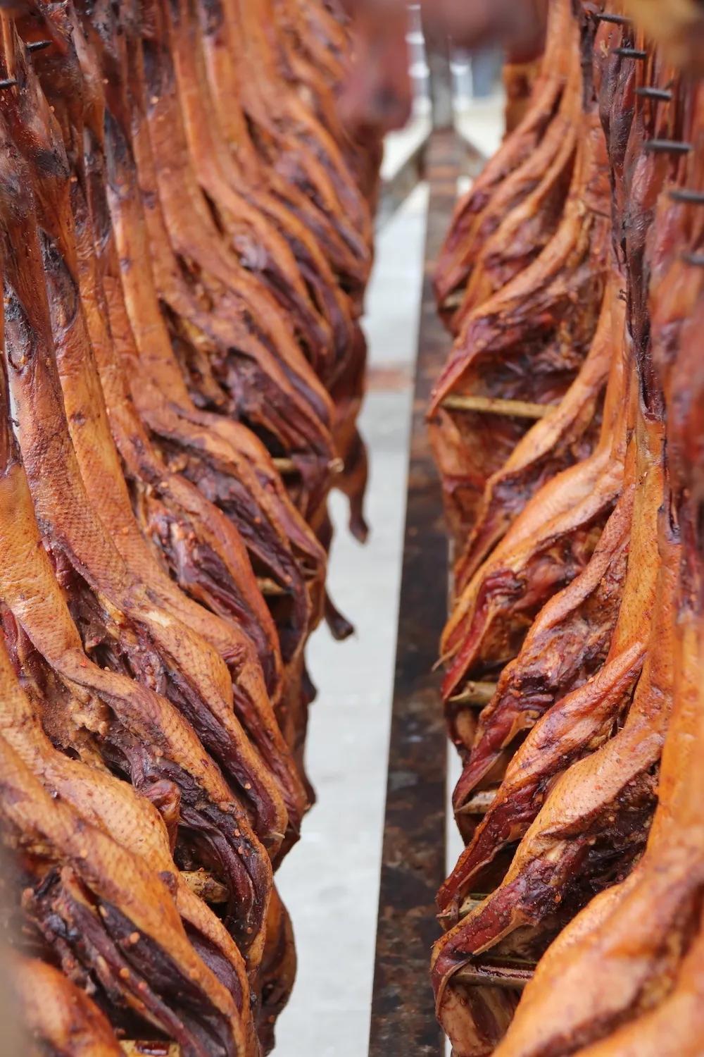 勾心勾魂啊,九尺的鸭脑壳鸭脖子鸭腿腿鸭脚脚鸭翘翘