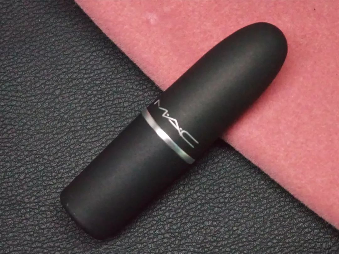 跟着“口红一哥”李佳琦下的单,翻车是常有的事,理智购物要紧记