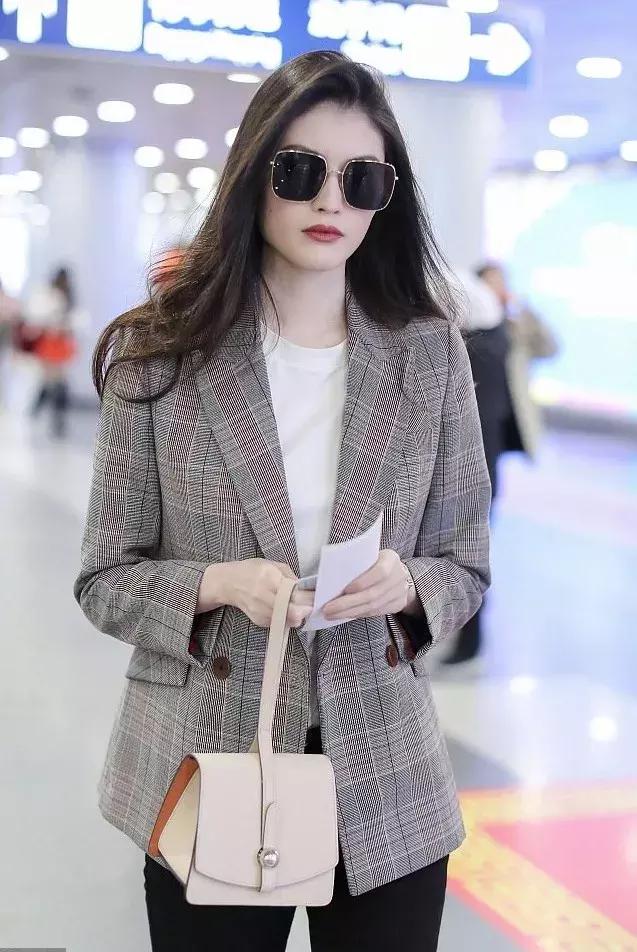 周冬雨的大胆穿搭,周冬雨正确穿搭