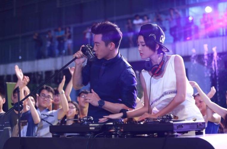 “夜店小王子”郑恺的瓜